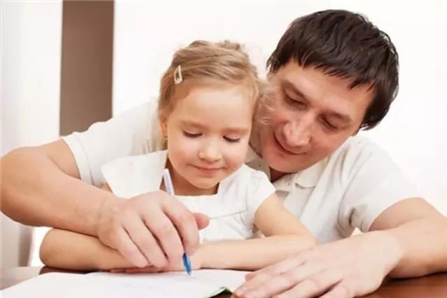 9招促進(jìn)孩子語(yǔ)言發(fā)育，拿走不謝！