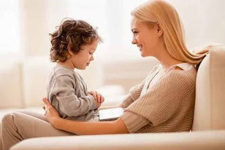 【專家答疑】孩子老是跟著我說話怎么辦？