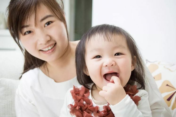 言語(yǔ)治療分理解及表達(dá)兩部分唇、舌、下顎皆影響口肌