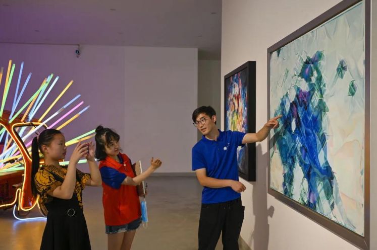 無聲課堂點亮啞女繪畫夢想