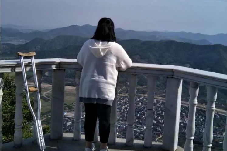 吳夢(mèng)佳，你真棒！雙腿殘疾女孩高考成績(jī)631分