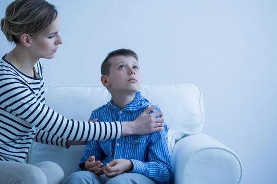 自閉癥兒童與一般兒童語言溝通發(fā)展不同在哪？