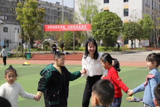 對于隨班就讀特殊生，我們該如何對他進行評價和激勵