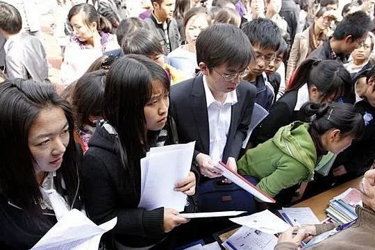 媒體：殘疾大學(xué)生入職被拒，別讓歧視寒了人心