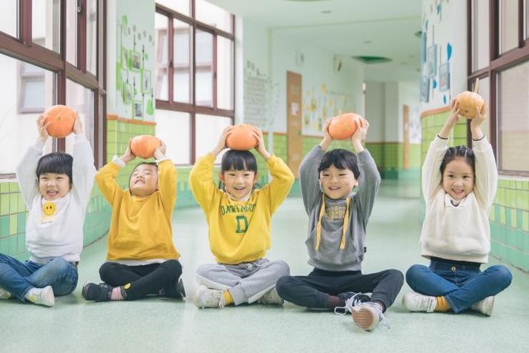 孩子上集體課的輔助技巧與禁忌，做好特殊兒童融入社會第一步
