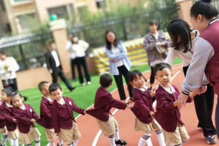 自閉癥孩子上「融合幼兒園」之前，首先搞清楚這2個(gè)問(wèn)題